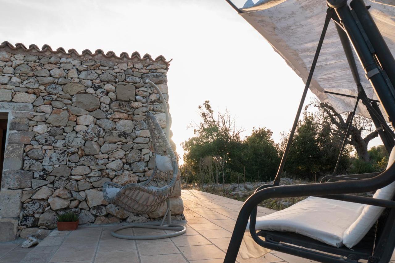 La Nicchia-Trullo Apartment Corigliano dʼOtranto Exterior foto